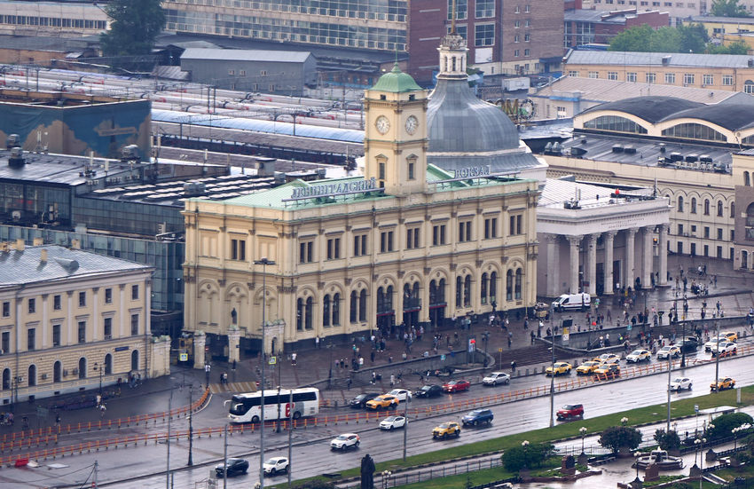 Ленинградский вокзал в Москве