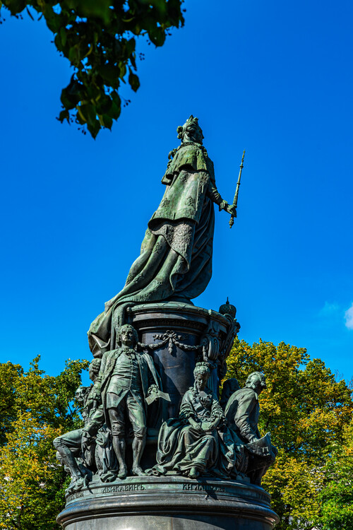 памятник Екатерине 2