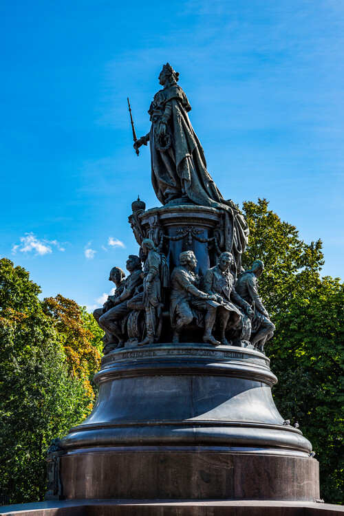 памятник Екатерине 2