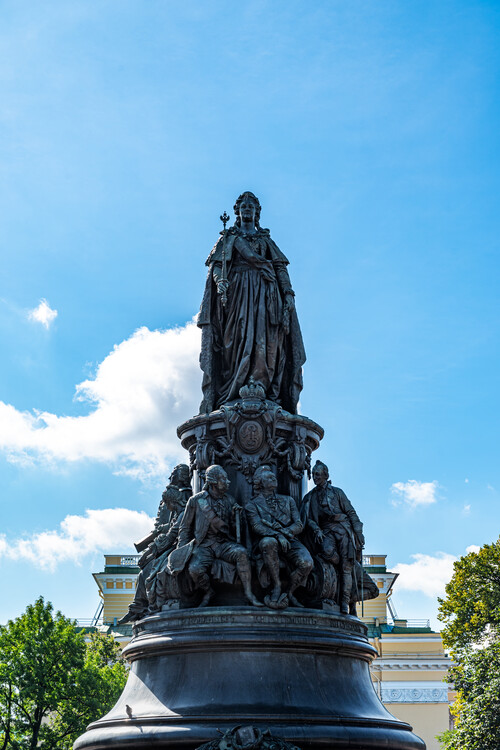 памятник Екатерине 2