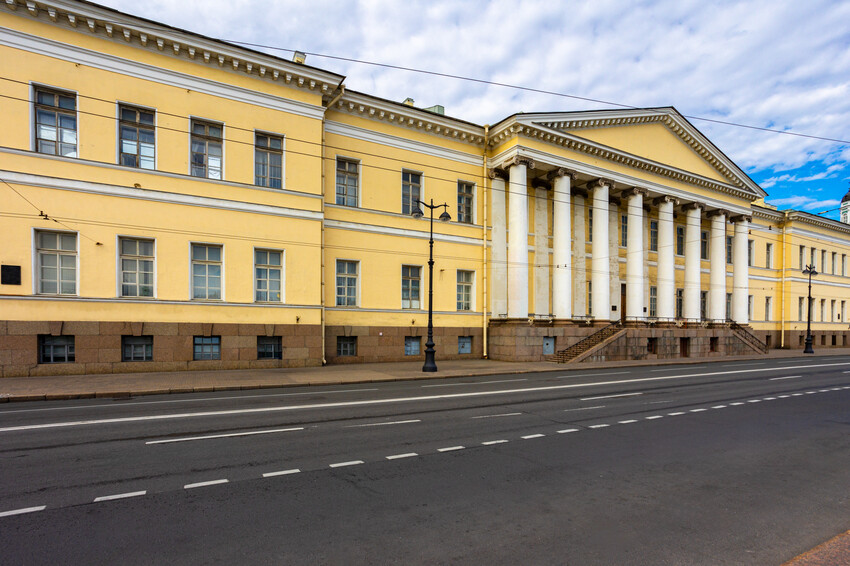 Академия наук в С.-Петербурге
