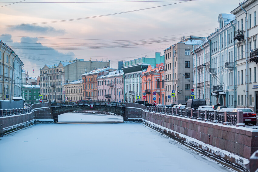 Большой Конюшенный мост