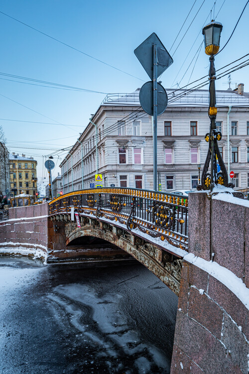 Большой Конюшенный мост