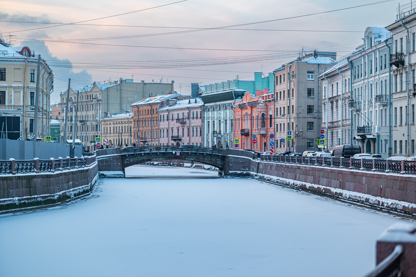 Большой Конюшенный мост