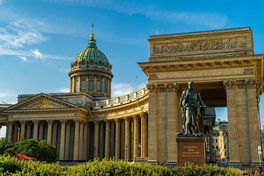 Казанский собор, вид справа