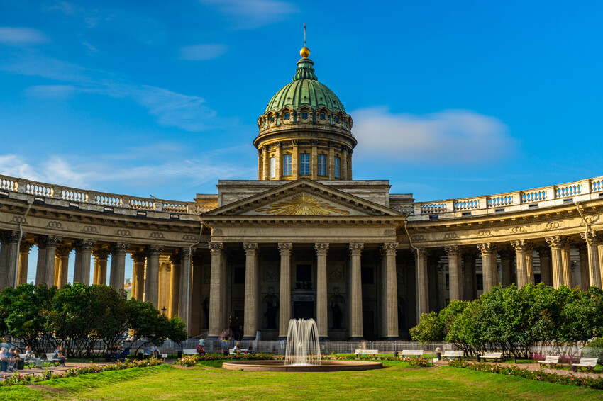 Казанский собор, фронтальный вид