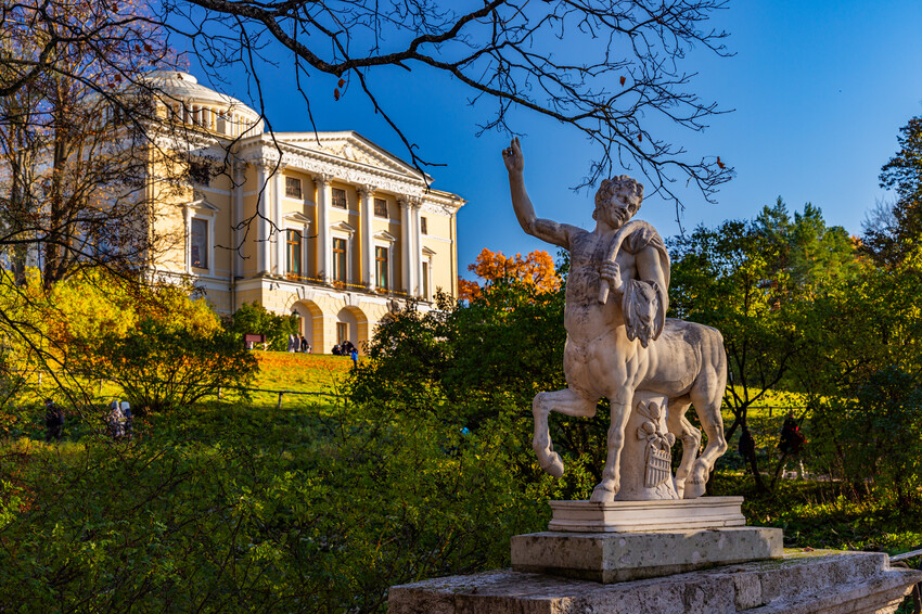Кентавр моста Кентавров в Павловском парке