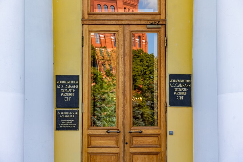 Таврический дворец Санкт-Петербурга