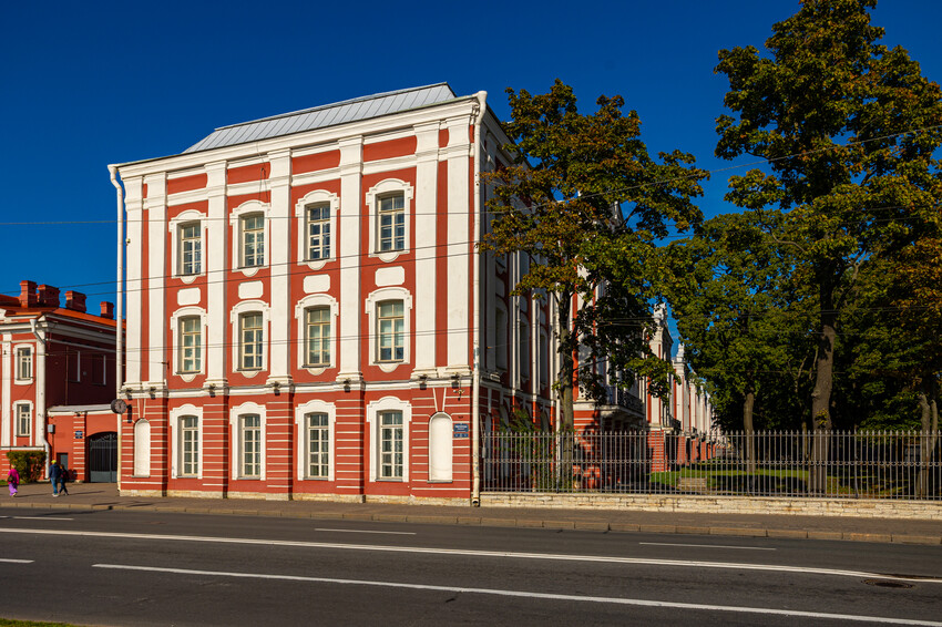 Здание Двенадцати коллегий