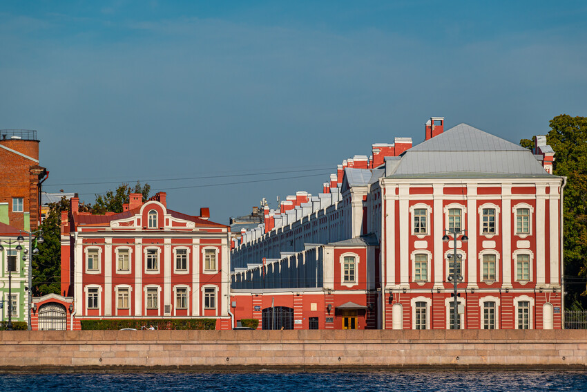 Здание Двенадцати коллегий