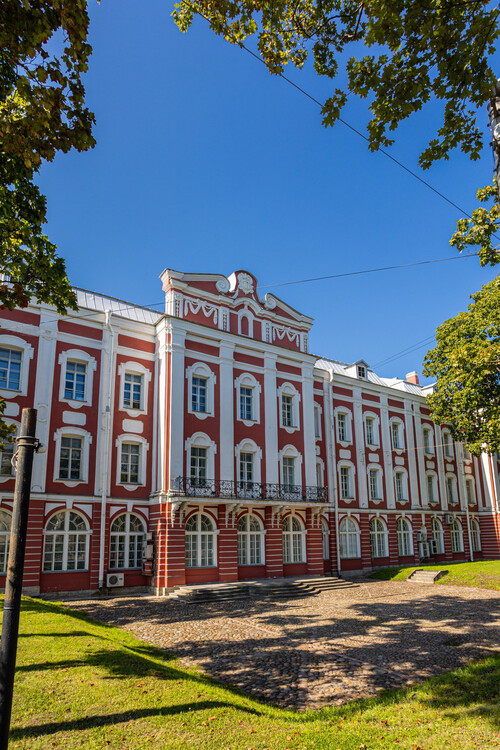 Здание Двенадцати коллегий